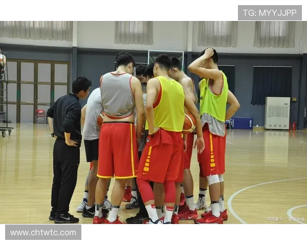 全国锦标赛回顾：西安篮球队默契配合展现团队实力与战术智慧